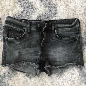 H&M low waisted black jean shorts women size 6